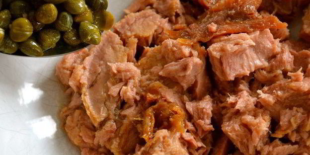 индейка под тунцовым соусом