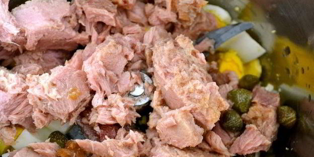 индейка под тунцовым соусом