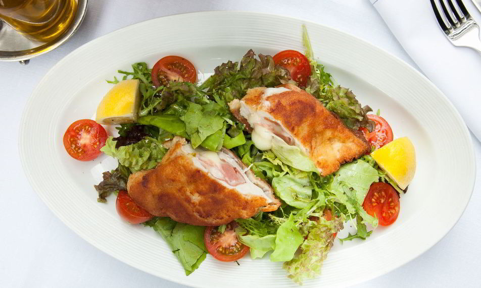 Рецепт кордона блю с микс салатом