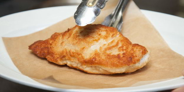 кордон блю с микс салатом