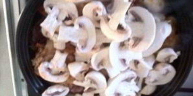 кролик в чугунке