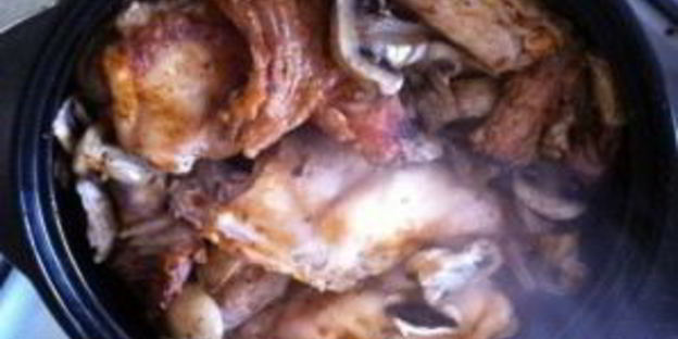 кролик в чугунке