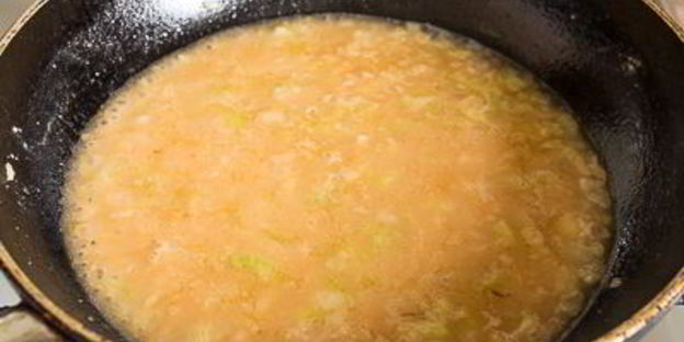 кролик в винном соусе с яблоками