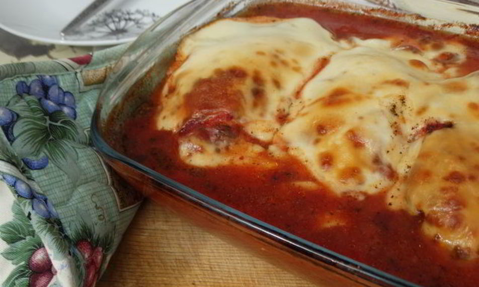 Рецепт куриной грудки в томатах с сыром сулугуни