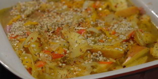 куриные бедрышки с яблоками и перловкой