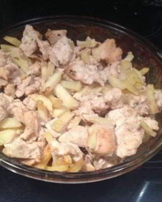 Куриные грудки в сметане с картофелем