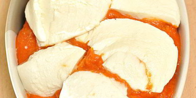 куриные грудки, запеченные с баклажанами и моцареллой