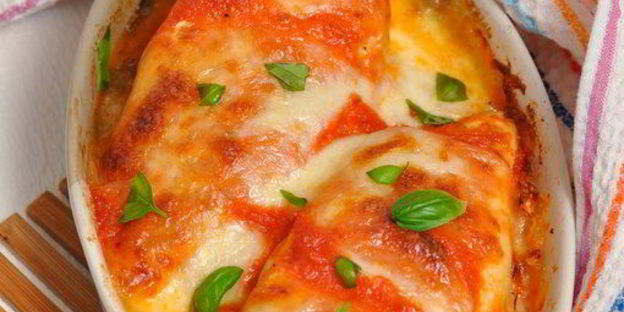 куриные грудки, запеченные с баклажанами и моцареллой