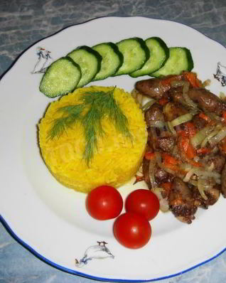 Куриные сердечки тушеные с луком и морковью