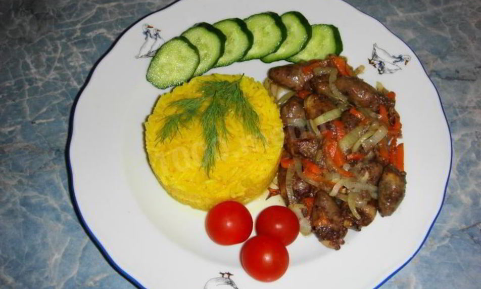 Рецепт куриных сердечек тушеных с луком и морковью