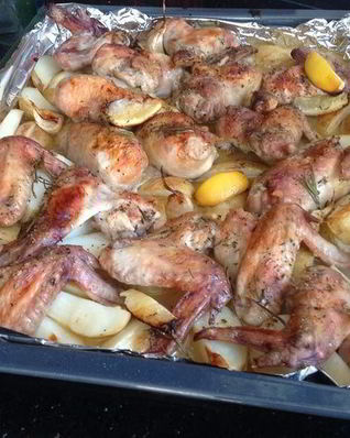 Курица с картофелем, запеченная с молодым чесноком