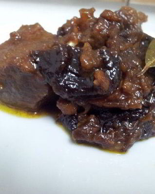 Мясо с черносливом