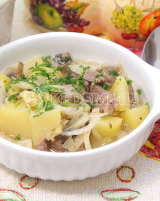 Мясо в горшочке с картофелем