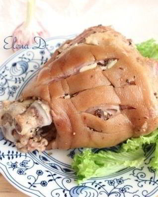 Нежная свиная рулька