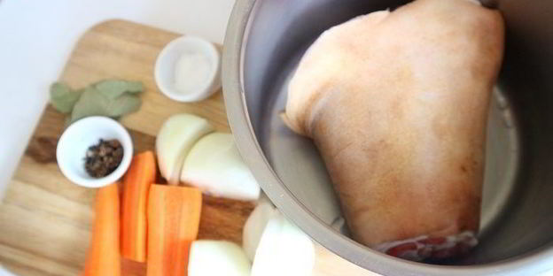 нежная свиная рулька