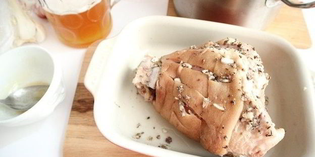 нежная свиная рулька