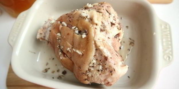 нежная свиная рулька