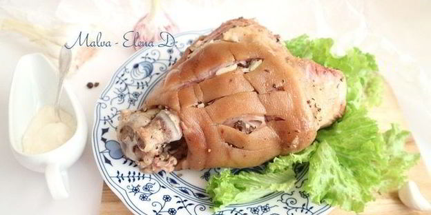 нежная свиная рулька