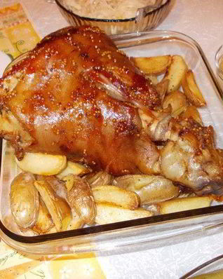 Рулька запеченная