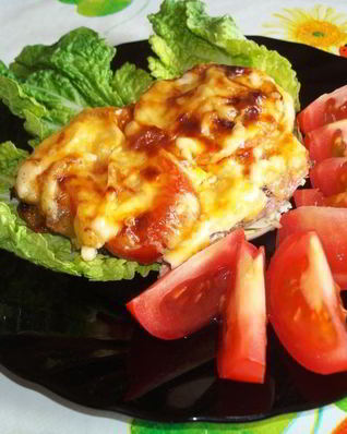 Свинина в духовке с сыром