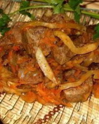 Телятина тушеная по-румынски с сельдереем