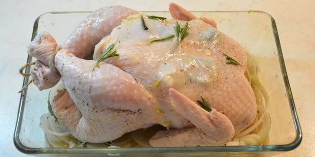 цыпленок с чесноком и травами