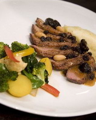 Утиные грудки с пряным рисом