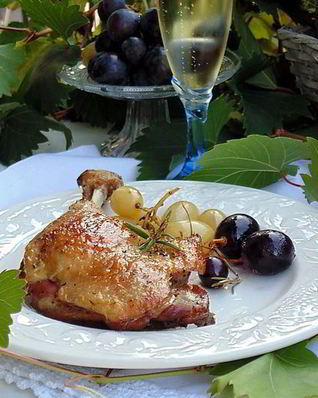 Утка с пряным виноградом