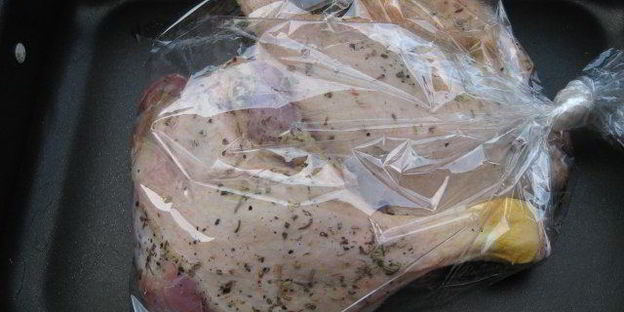 утка с пряным виноградом