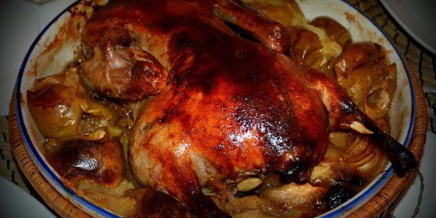 утка с яблоками