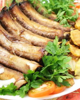 Запеченные ребрышки с гранатовым соусом