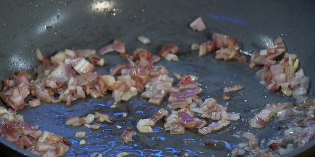 ньокки из шпината с тилапией в томатном соусе