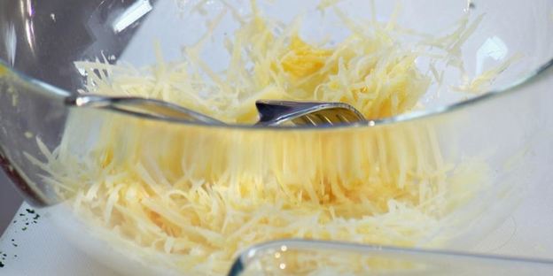 ньокки из шпината с тилапией в томатном соусе