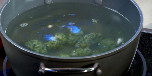 ньокки из шпината с тилапией в томатном соусе