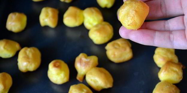 ньокки-суфле под грибным соусом бешамель