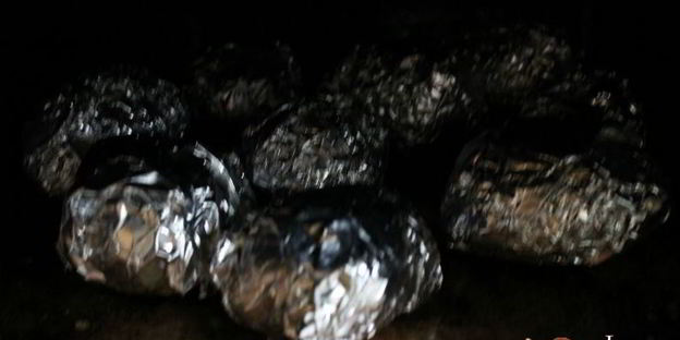 ароматный молодой картофель, запеченный с сыром и сливочным маслом