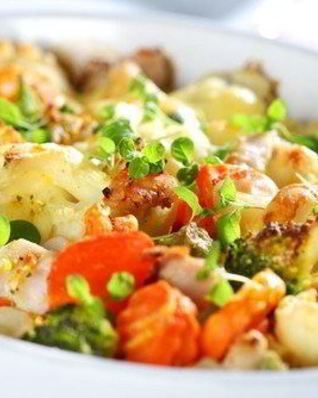 Ароматный овощной гратен в сливочном соусе