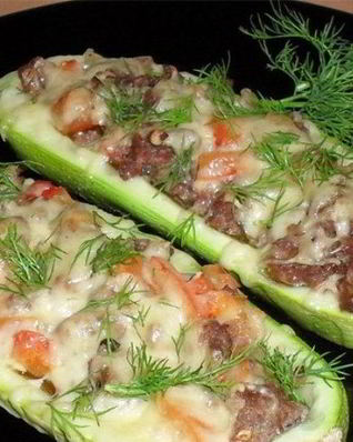 Кабачки с мясом в духовке