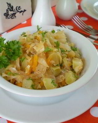 Кабачки, тушеные с овощами