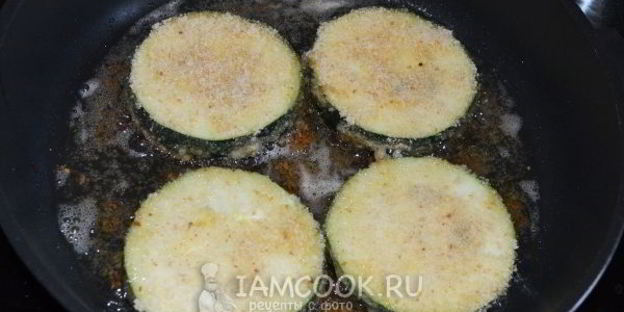 кабачки в панировке