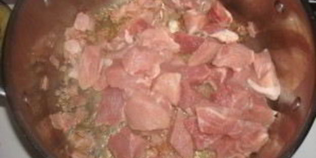 картофель, тушенный со свининой