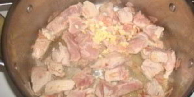 картофель, тушенный со свининой