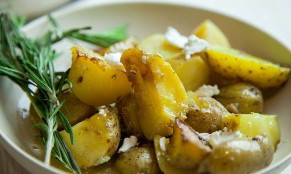 Рецепт картофеля, запеченного с лимоном и чесноком