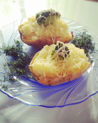 Картофель, запеченный с цветной капустой и брокколи