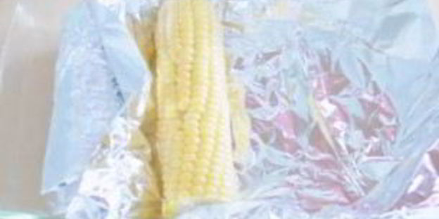 кукуруза, запеченная со специями и зеленью