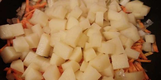 тушеная капуста с картошкой