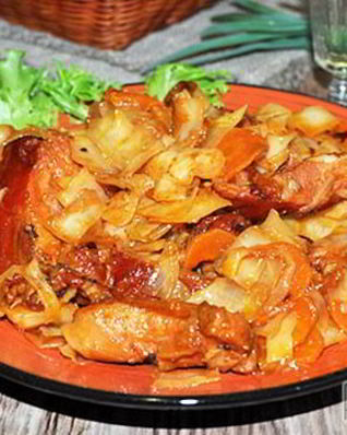 Тушеная капуста с копчеными ребрышками