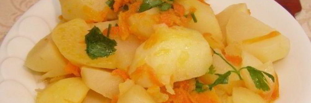 Тушеная картошка с морковью