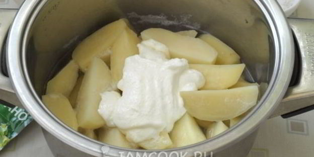 тушеная картошка в сметане
