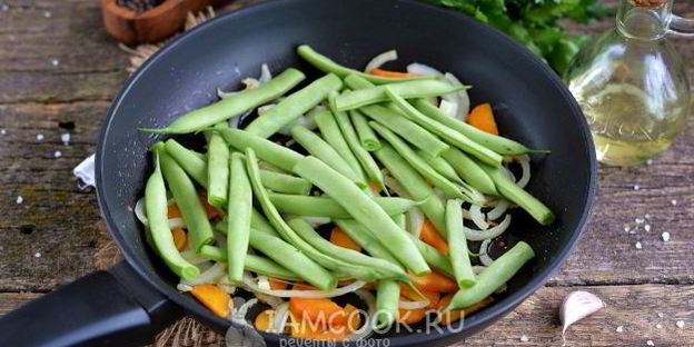 тушеные кабачки с фасолью